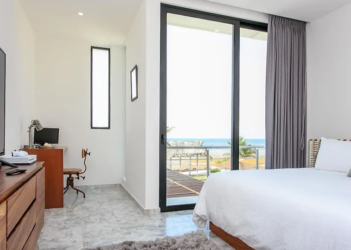 Beachfront With Breakfast Included